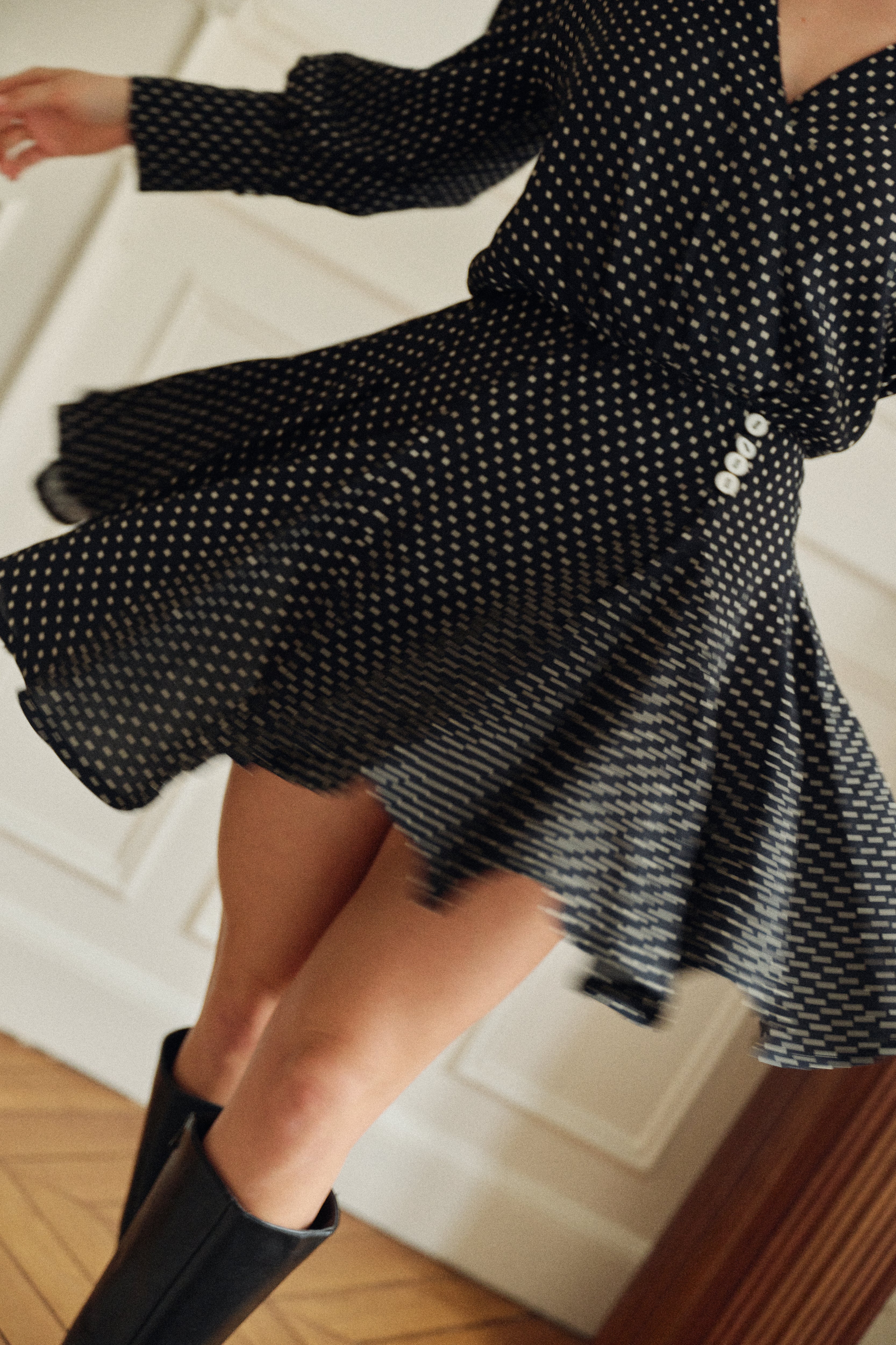 PAUEME I ROBE I Robe Courte Savannah - Noire à pois Romance